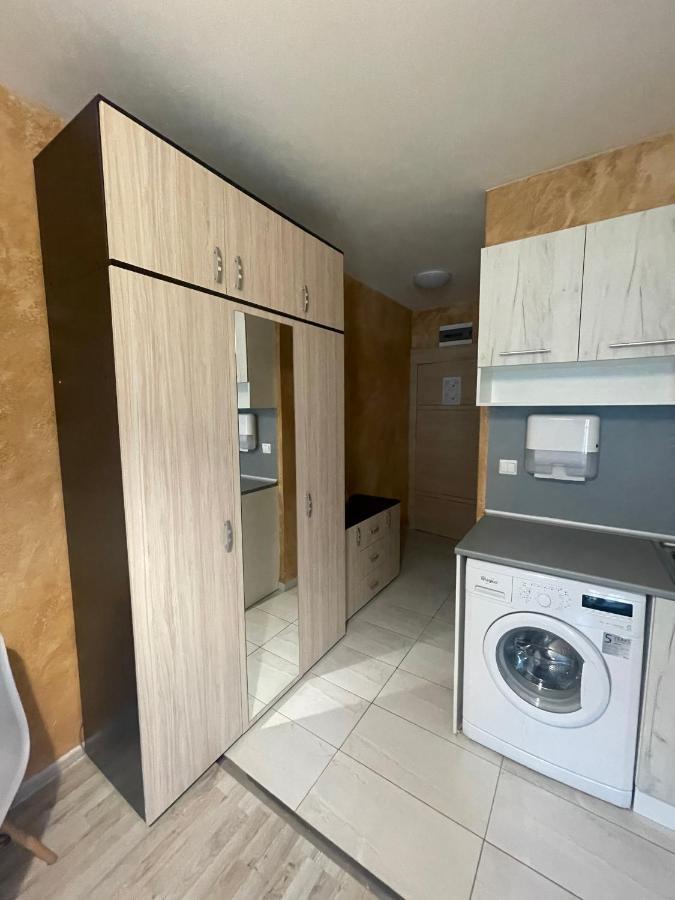 Colonel 954 Apartment *